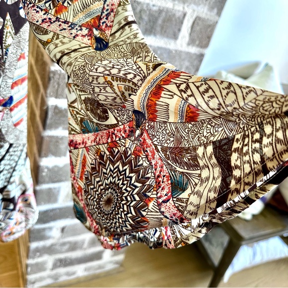 *NWT* BOUTIQUE Umgee Swing Midi Feather Print in Chocolate Red & Bright Blue —S - Picture 6 of 8